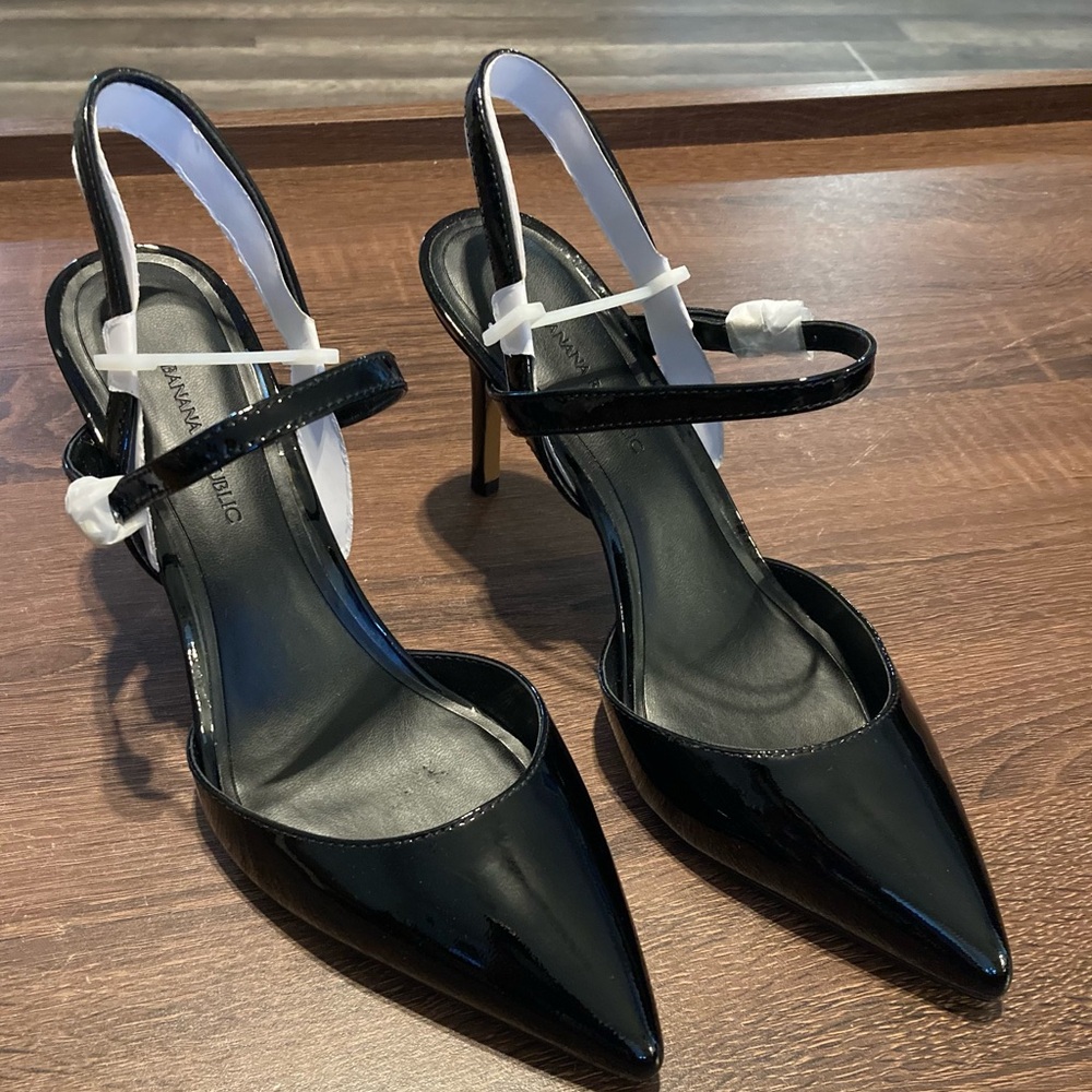 BANANA REPUBLIC Cross Halter Madis Black Patent 3-3/4” Slingback Heels Size 8.5 - Picture 1 of 9